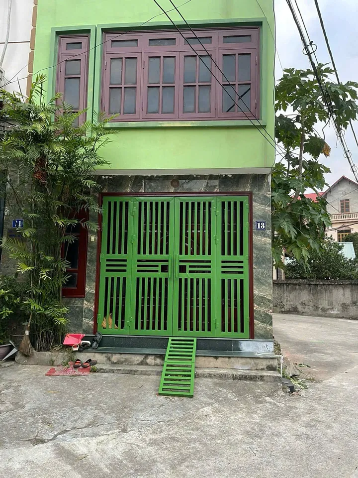 Thợ sơn cửa tại Đông Anh, Hà Nội
